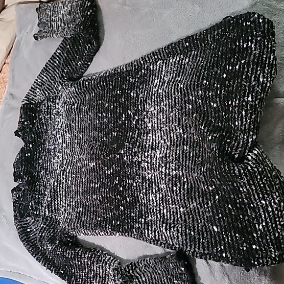 Large Button Long-Fit Cardigan Sweater - Picture 5 of 5